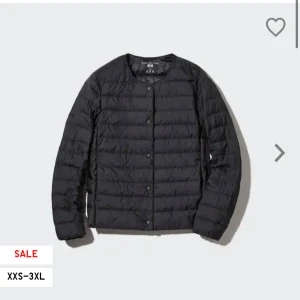 Uniqlo jacka - Svart uniqlo jacka knappt använd i storlek m💞