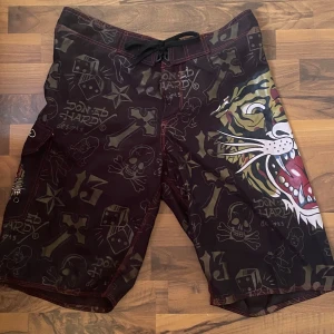 Ed Hardy Shorts  - Ed Hardy Shorts  pris kan diskuteras !! inga defekter