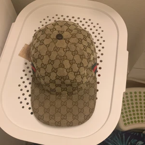 Gucci keps - Gucci canvans keps storlek M. Möts upp Gäteborg.