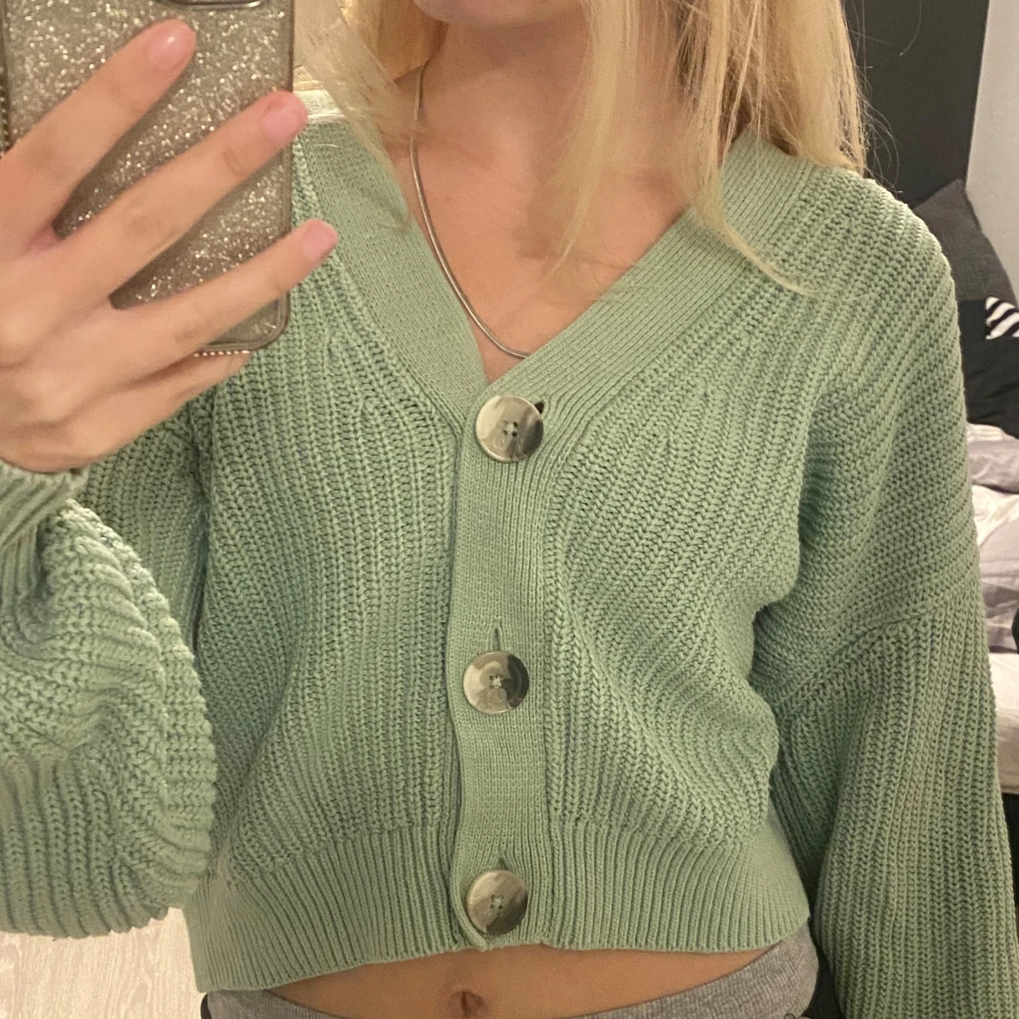 Grön stickad kofta