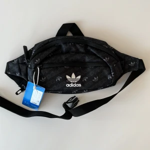 Adidas waist pack - Köptes i Texas i USA Oanvänd 