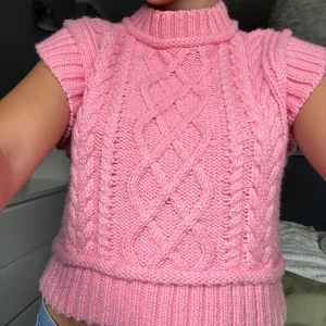 Rosa zara väst - Så fin tjock stickad väst från zara. Storlek S. Toppenskick💞😚