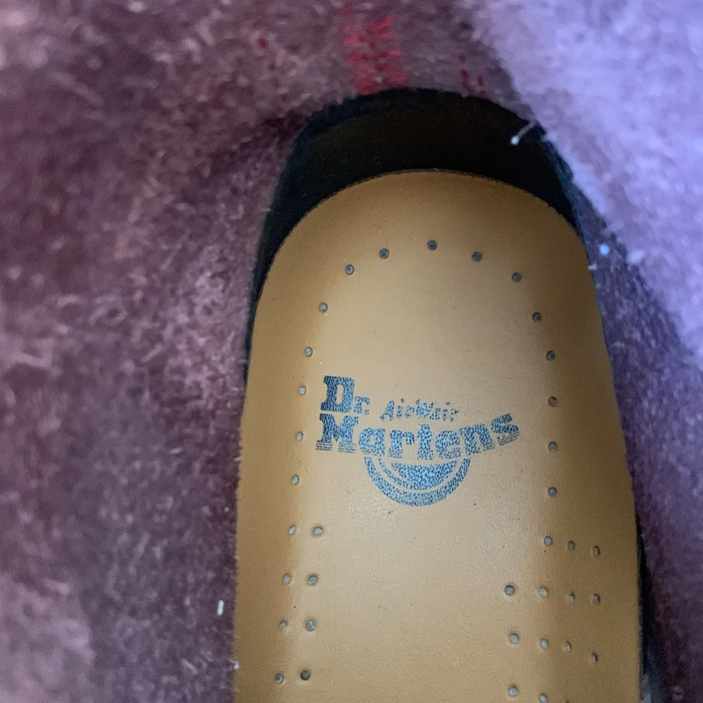 Fina Dr Martens sparsamt använts.  Kan möta upp i Stockholm. Skor.