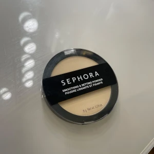 Puder från Sephora  - Puder från Sephora, använd 1 gång - Köparen står för frakten - Inga returer - Betalning via köp direkt 