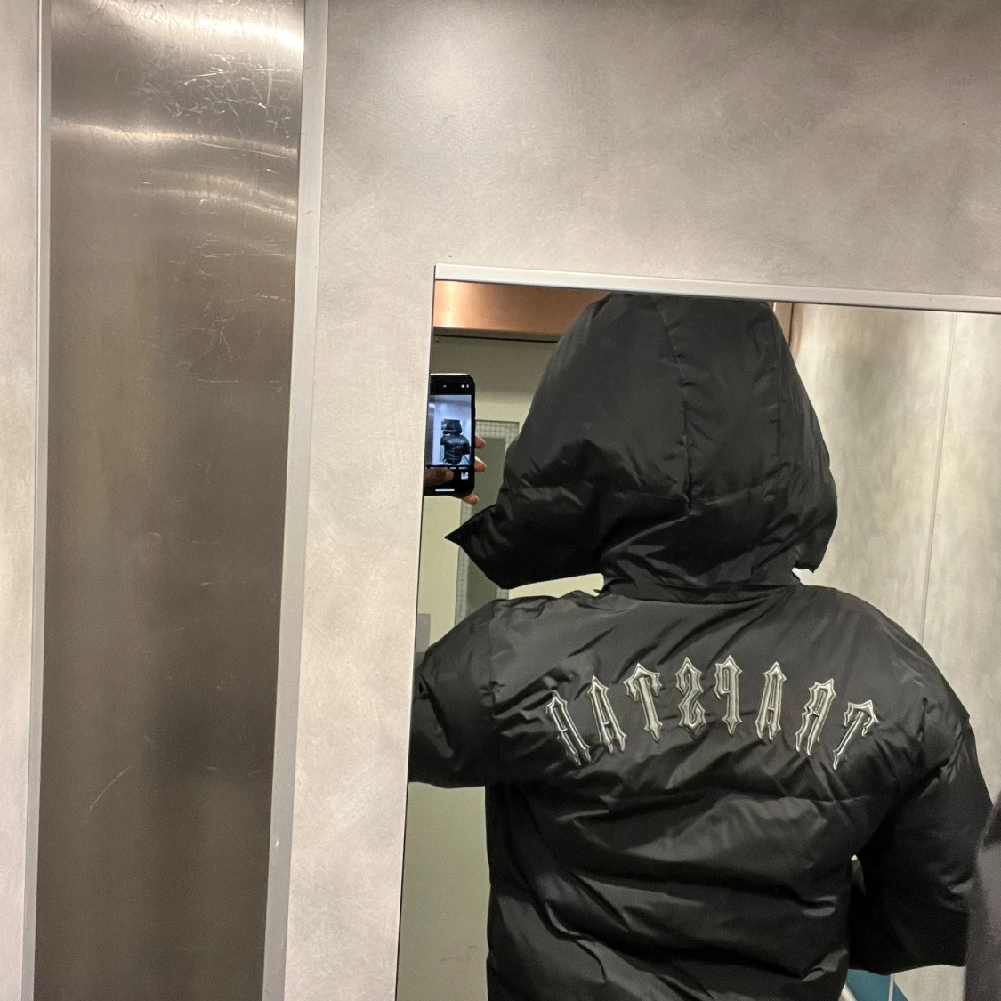 Trapstar jacka i väldigt bra skick - 90