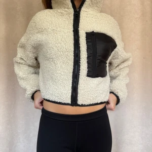 Teddy jacka - •Teddy jacka •xxs-xs