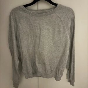 Sweatshirts  - Bra skick