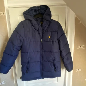 Lyle & scott jacka - Väldigt bra skick, använd ett få antal gånger