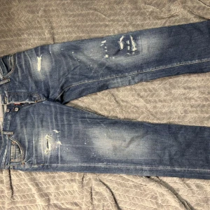 Dsquared2 jeans - Dsquared2 jeans  Väldigt fint skick inte mycket använda  Storlek 52