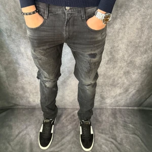 Replay anbass jeans  - // Replay anbass jeans | Storlek W33/L32 | Benlängd: 109cm / Midja: 44cm | Nypris runt 1800kr | Kontakta för fler frågor eller funderingar // Deluxecloset