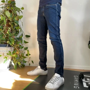 Jacob Cohën jeans - Säljer nu dessa riktigt feta Jacob Cohen jeans i storlek 29 men sitter som 30. 