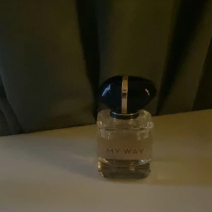 My way- giorgio Armani  - Ungefär 80% kvar i flaskan. 30ml 