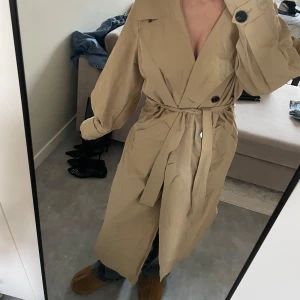 Trenchcoat  - Trendig trench coat från scotch and soda. Fint skick 