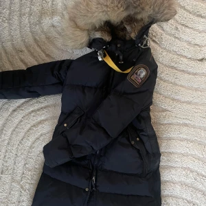 Parajumper longbear - Fin parajumper jacka i modellen longbear strl S 