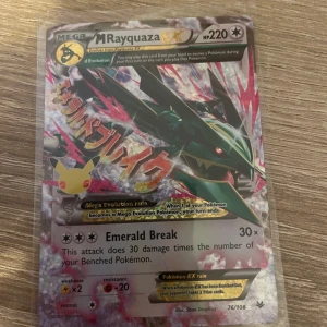 Ett MRayquaza ex kort från 2015 - Jättebra skick som nytt, från 2015