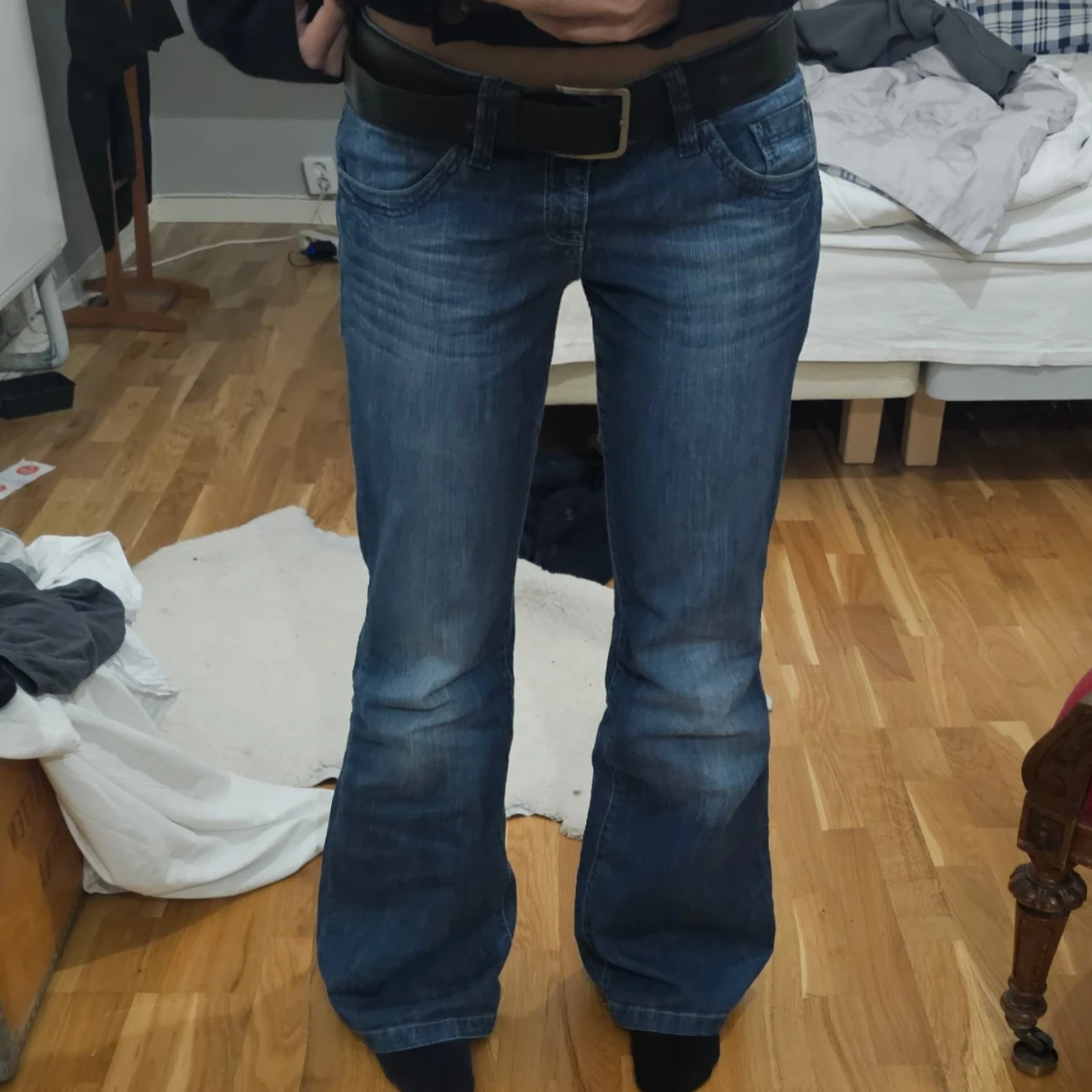 Blå bootcut jeans