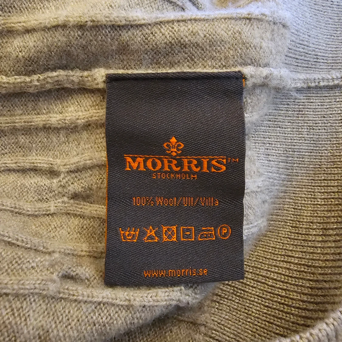 Beige kabelstickad tröja från Morris - 93
