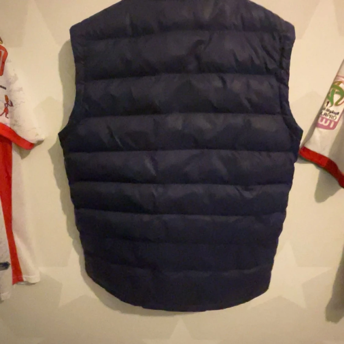 Mörkblå dunväst från GANT - 90