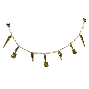 Guldfärgat accessoarsmycke  - Guldfärgat handgjort accessoarsmycke med hängande spikar och gitarrer 🎸💫Såå snygg att hänga på väskan eller på jeansen för att toppa till looken ❤️‍🔥