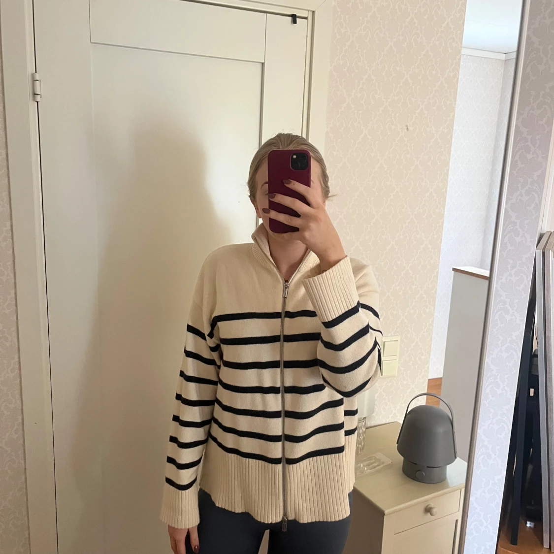 Beige och mörkblå randig kofta - 1