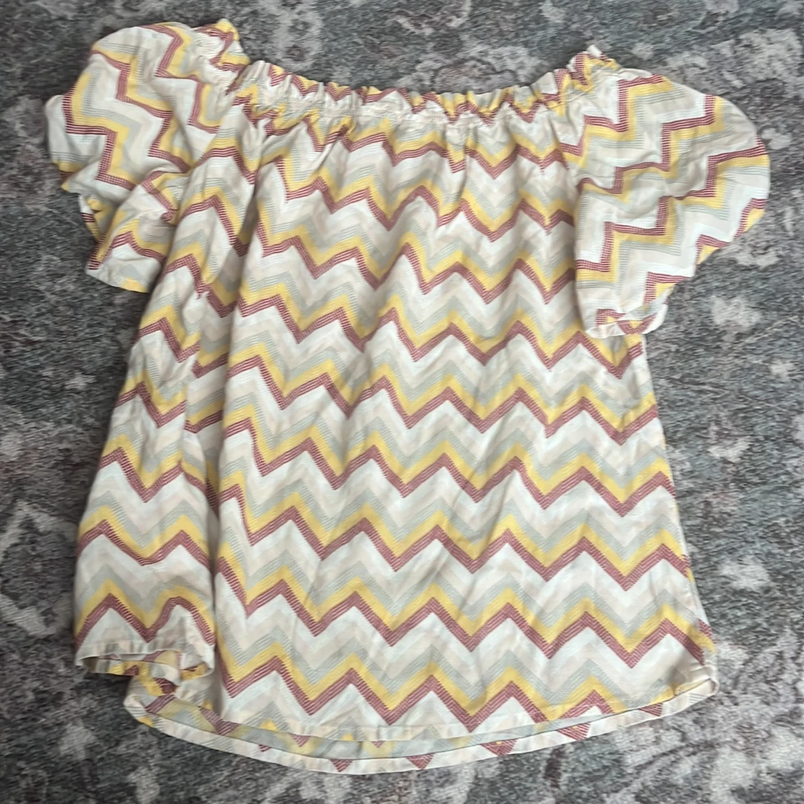 Mönstrad offshoulder topp från Clockhouse - 3