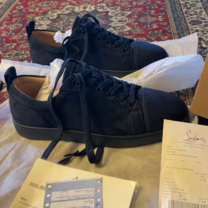 Louboutin skor - Köp innan ngn annan köper de, har de bästa priserna i hela plick