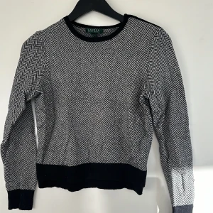 Sweater  - Polo Ralph Lauren sweater (crop)