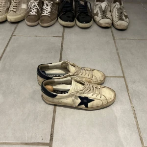 Golden goose - Strl 43, skick 6/10, har haft sina dagar,kan ta byte.