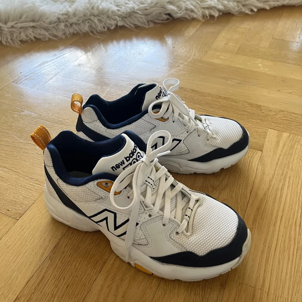 Jättefina new balance  Storlek 39 men skulle säga att de passar mer en storlek 38. Skor.