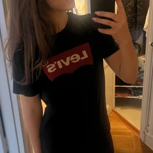 Levi’s T-shirt - Levi’s T-shirt nyskick ❤️