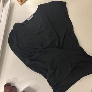 Omlott tröja - Fin tröja från Zara. Jättefint skick.