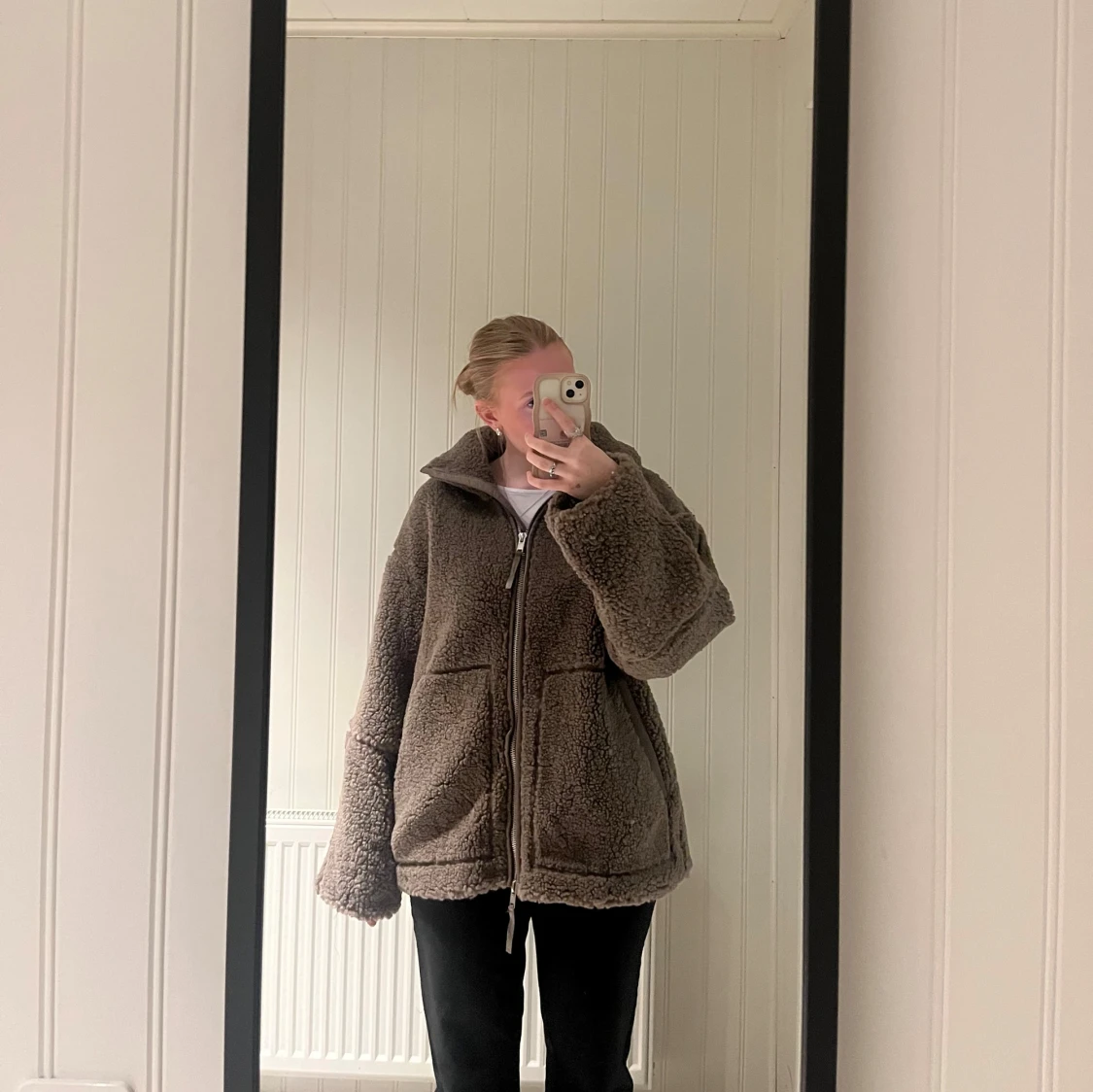 Säljer hm-jacka i pile - 90