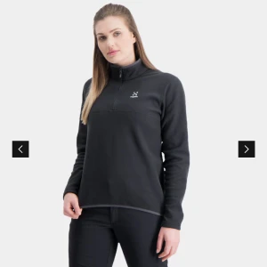 HAGLÖF FLEECTRÖJA - Tröjan är i god skick, är varm och skön att ha på sig. Nypris 599kr men säljer den för 250kr men priset kan diskuteras!