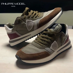 Riktigt feta Philippe models!! - Riktigt snygga Philippe models i skick 9/10 | som bara används fåtal gånger| Nypris 3600 mitt pris 2099 | vid snabb affär 1349!