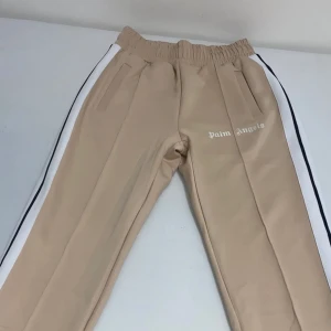 Palm angels byxor - Helt ny och oanvända. Den är för ibos vän younis