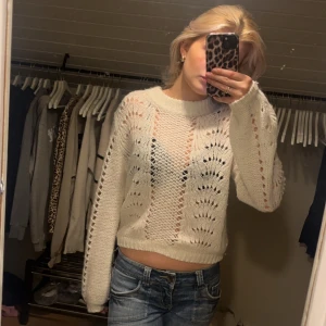 Stickad tröja  - En jätte fin stickad tröja från hm och den e i stl xs 