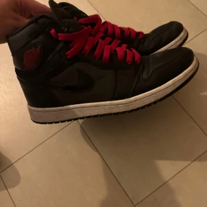 Jordan 1 high - Använda några gånger, men välskötta.