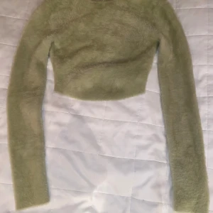 Grön topp från Nakd storlek xs  - Säljer denna gröna topp från Nakd storlek xs i nyskick, Ida Carlssons kollektion