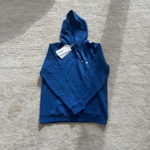 Dondup Hoodie - Dondup Hoodie (HELT SPLTTER NY!) | Skick:11/10 | Färg: Blå | Storlek: M | Tveka inte att höra av vid minsta fråga eller fundering! // LDM
