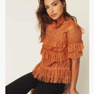 Rachel Blouse By Malina - Superfin till hösten! Storlek M