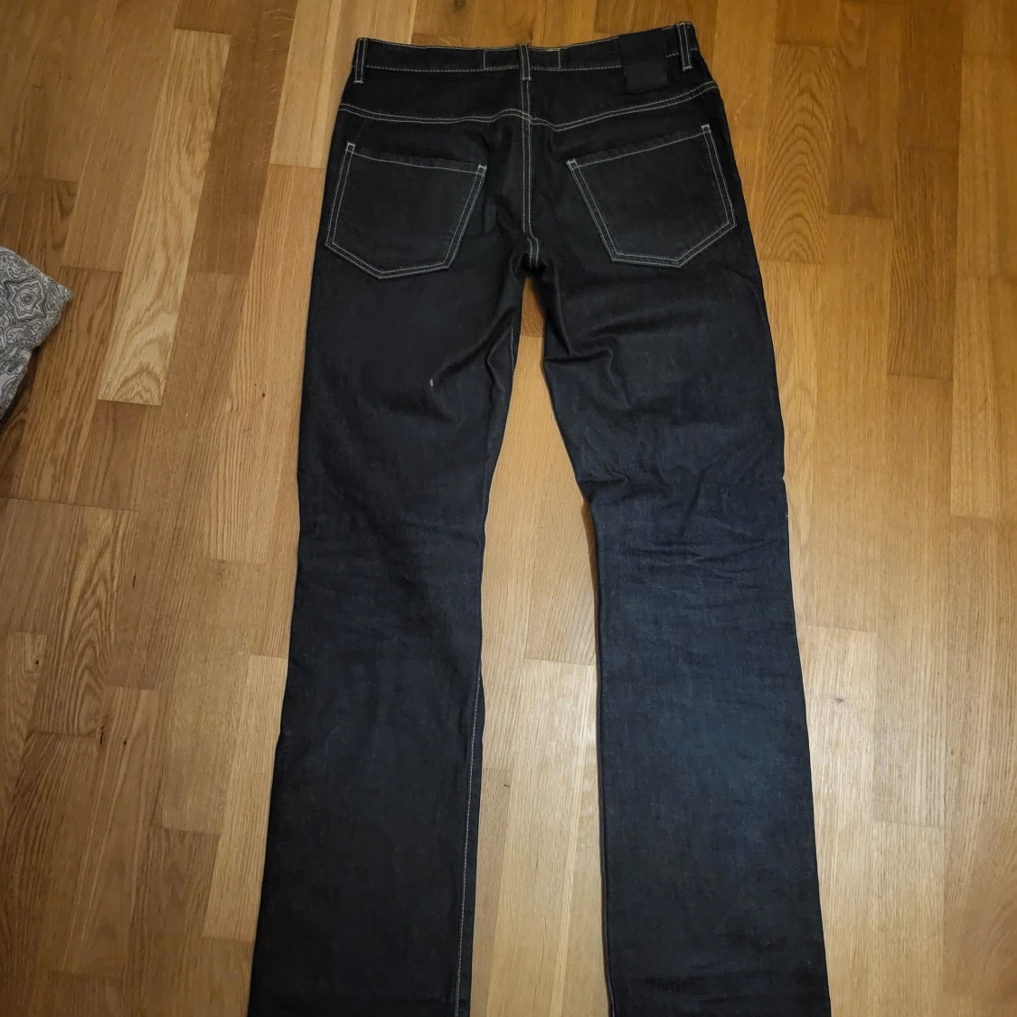 Svarta jeansbyxor från J.Lindeberg - 1