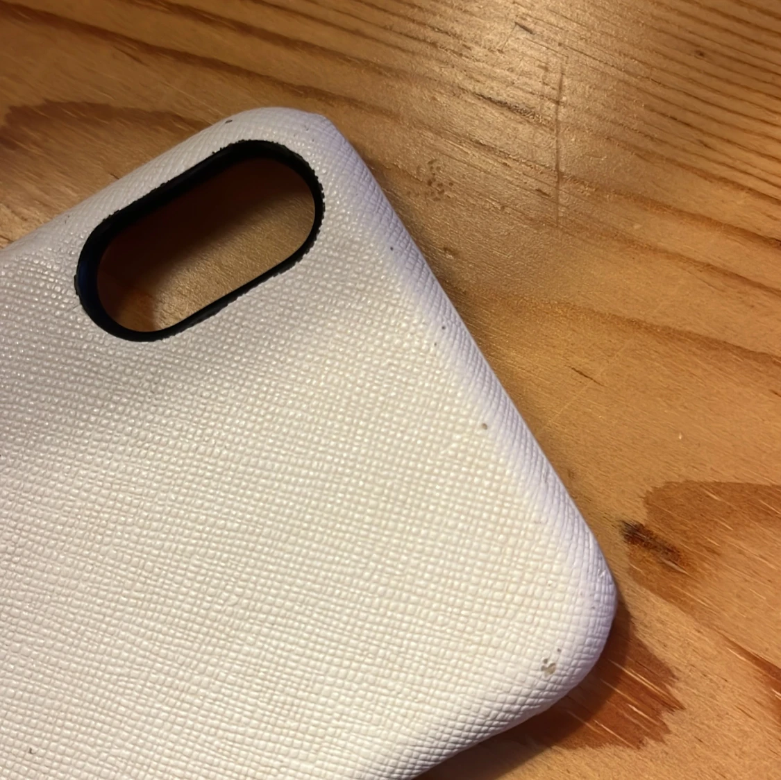 Vit mobilskal från Holdit - 2