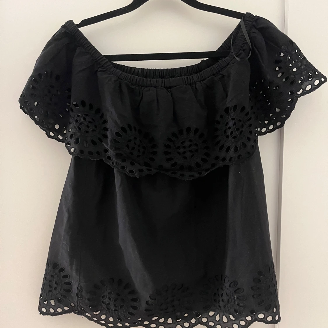 Svart offshoulder topp från Vila - 1