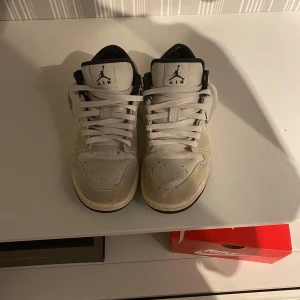 Nike Air Jordans  - Säljer ett par jordans i storlek 42 sick 7/10 ny pris 3000 mitt pris 1000