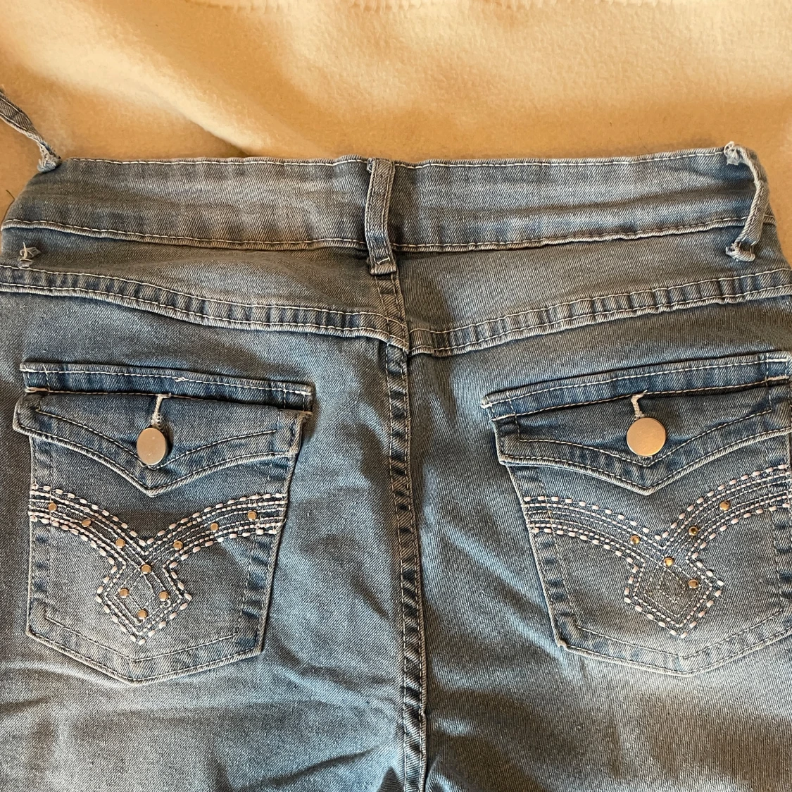 Blå bootcut jeans - 4