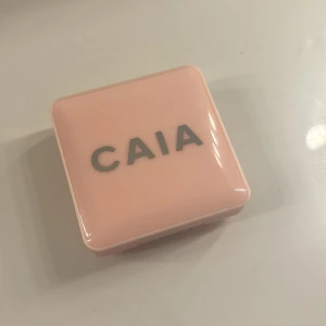 CAIA Glow Blush  - Säljer min glow blush ifrån caia i färgen ”peach sorbet” den är testad 2 gånger!! Så nästan i nyskick💞Priset kan diskuteras 