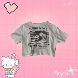 HM crop top - Jätte söt tröja med tryck från HM. Säljs då den inte kommer till användning. Inga defekter. 