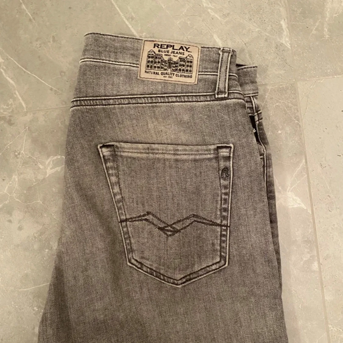 Grå jeans från Replay