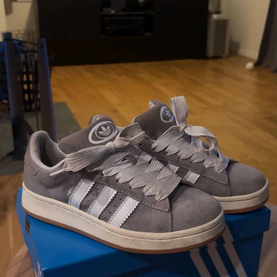 Grå Adidas Campus 00S