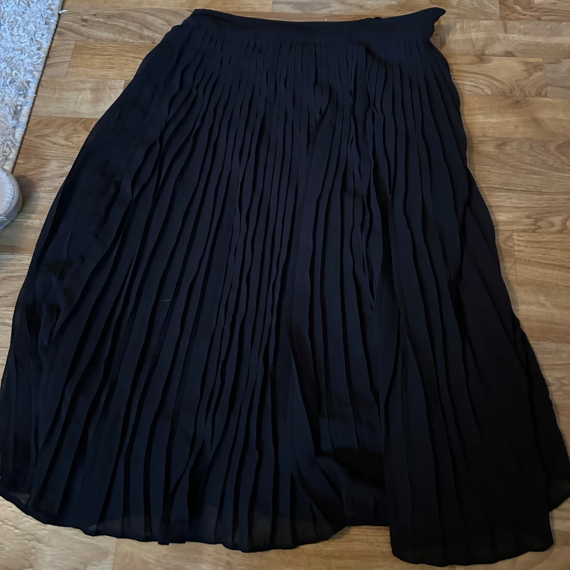 Trendig reflad kjol från Pieces - 2